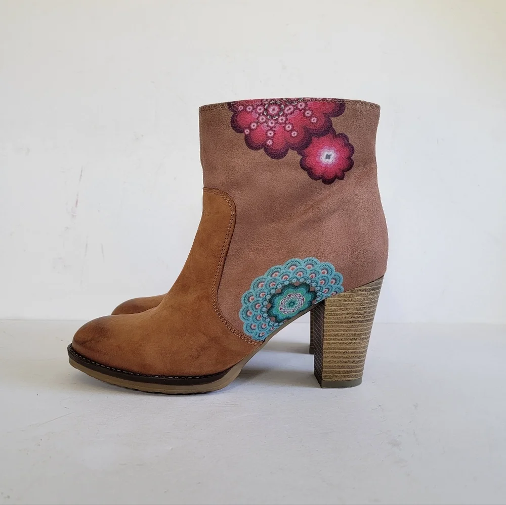 Desigual Tan Suede Ankle Boots Size 41 US 10 Boho Pink Turquoise Floral Eclectic